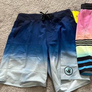 Body Glove mens swim trunks size 32